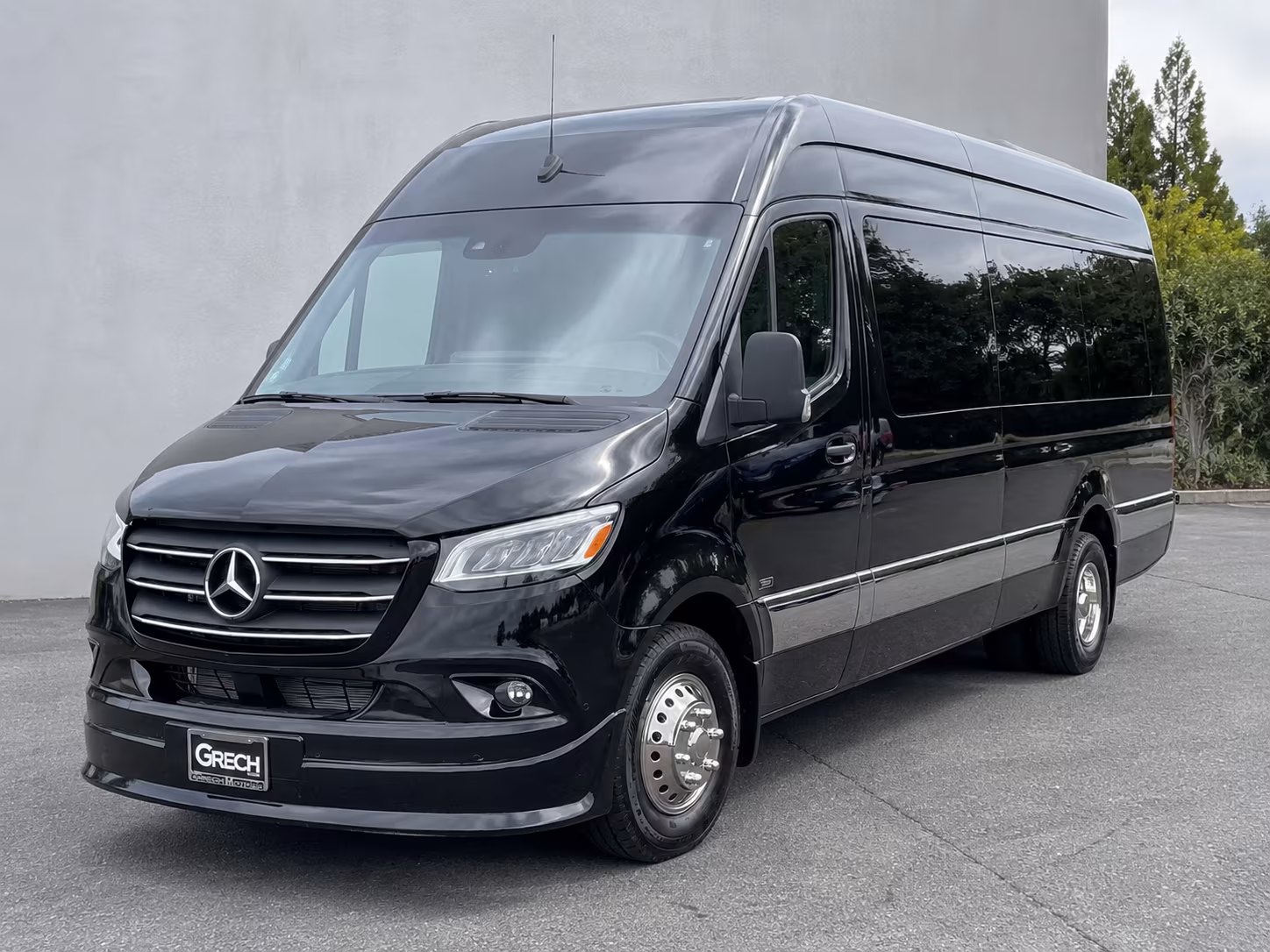 book group transportation for your next airport transfer 2