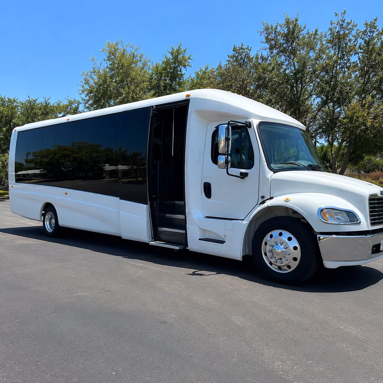 corporate campus shuttle buses to mia for doral s business district