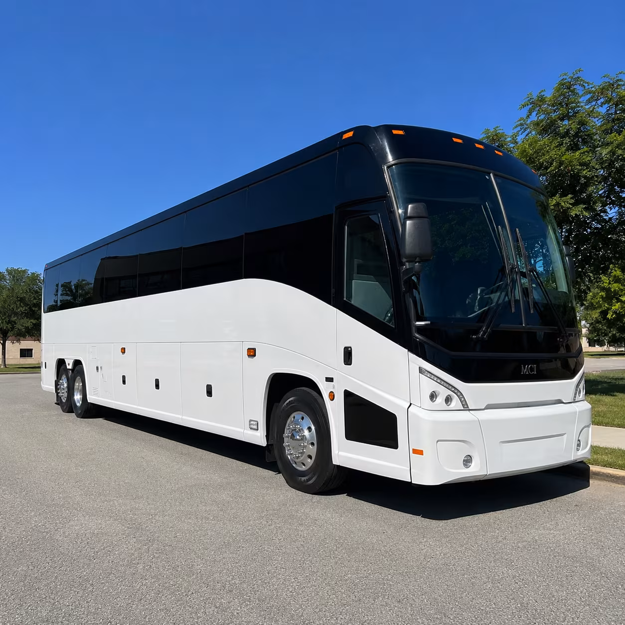doral 40 passenger charter bus