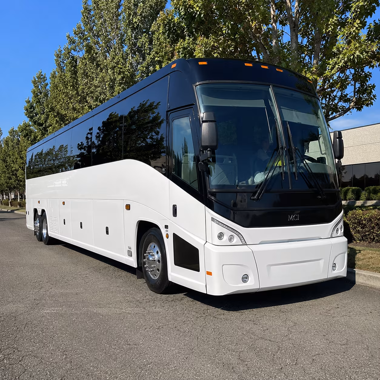 doral 50 passenger charter bus